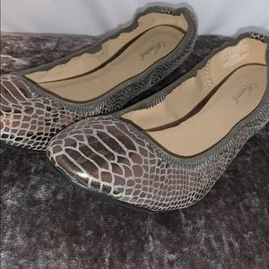 Wanted Ballet Flats Womans